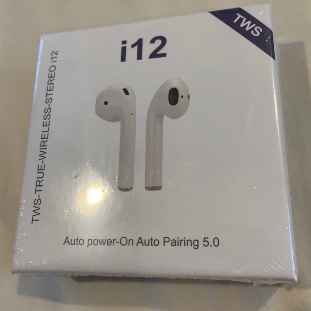 i12 TWS earphones